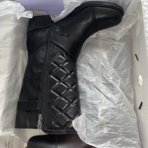 Marc Fisher Leather Combat boot, Black, size 9 - Picture 3 of 12